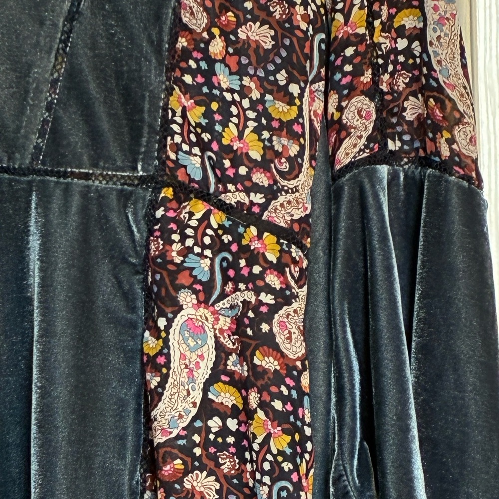 POL Velvet Navy and Pink Paisley Tunic - Picture 3 of 10